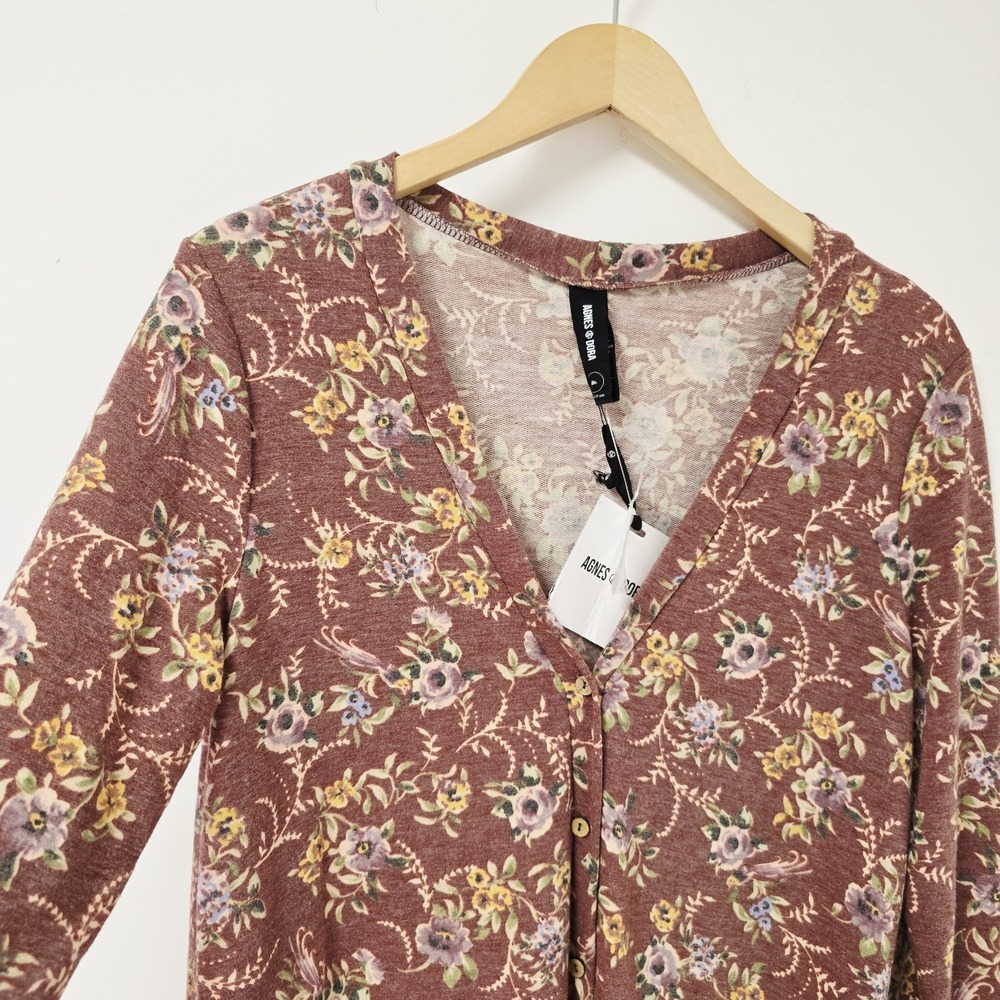 Agnes & Dora Essential Cardigan Size M Western Floral Button Front V-Neck NWT - Picture 8 of 15